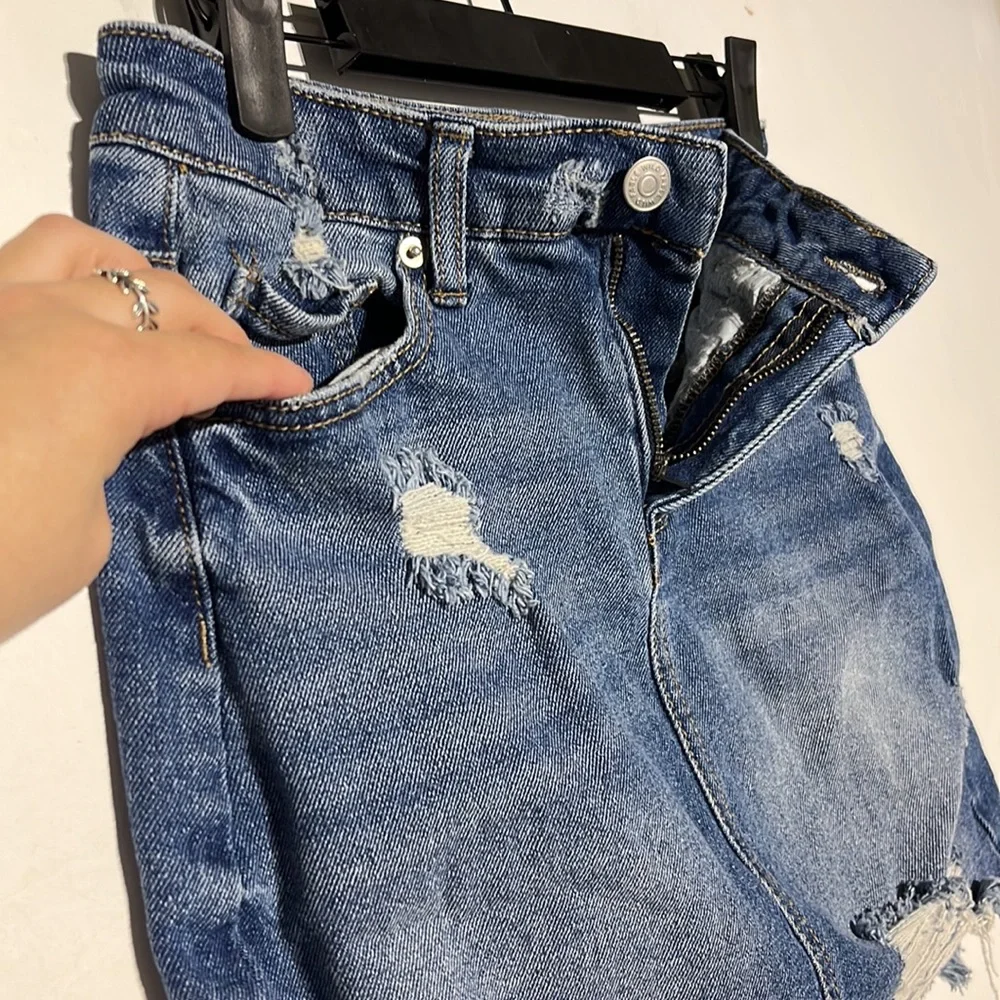 Wild Fable Medium Wash Distressed Denim Skirt Size 4 - Picture 4 of 8